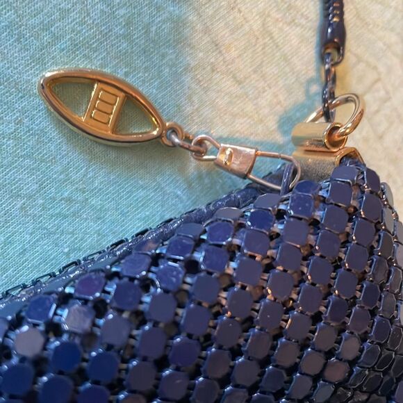 Vintage Aluminum mesh shoulder bag or clutch made in Hong Kong 10” x 6” zipper - Picture 5 of 14